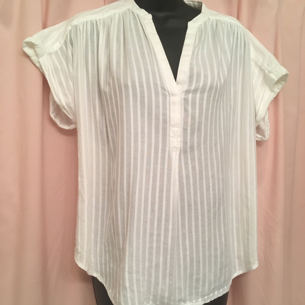 Gap white striped short sleeve top size small